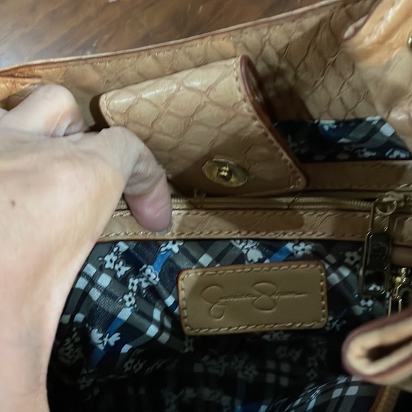 Jessica Simpson shoulder purse - Picture 7 of 12